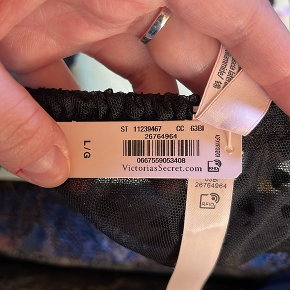 Victoria’s Secret Velvet Hearts Tease Bralette - Picture 3 of 5